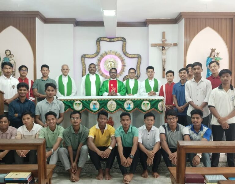 VISIT OF FR. JOSEPH KANDULNA AND CELEBRATION OF HIS FIRST HOLY MASS IN BOSCO HOME HERMA